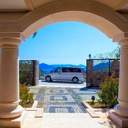 Sleeps 12 Air Con Wifi Vila *