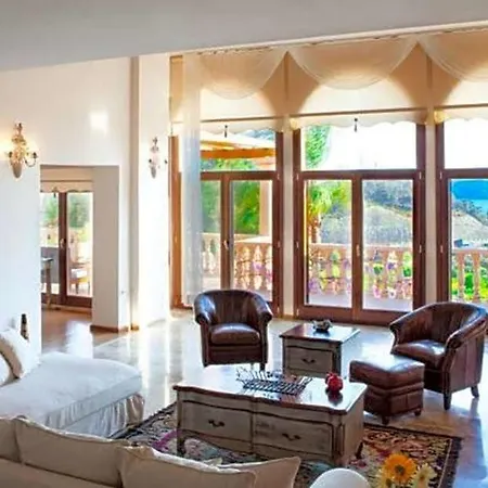 Sleeps 12 Air Con Wifi Göcek